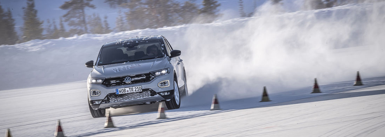 Téli abroncsokat tesztelt a német Auto Motor Sport